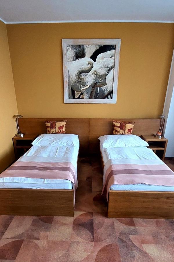Afrika Hotel Frýdek-Místek Εξωτερικό φωτογραφία